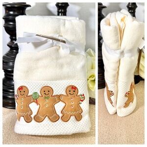 NWT Set of 2 GINGERBREAD DOLLS Hand Towels